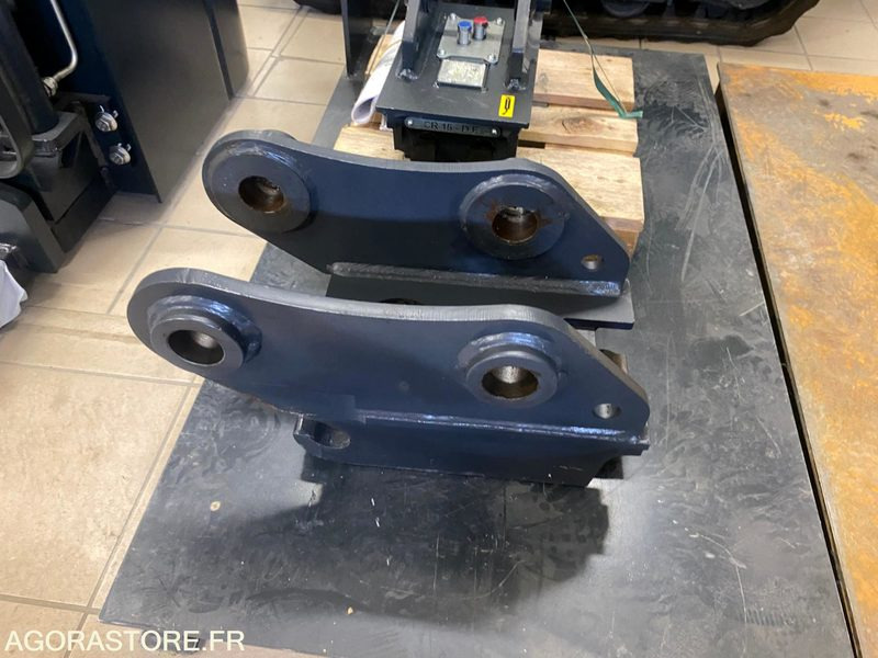 Coupleur hydraulique + 3 godets Neufs pour pelle 6T - Građevinska oprema: slika Coupleur hydraulique + 3 godets Neufs pour pelle 6T - Građevinska oprema Coupleur hydraulique + 3 godets Neufs pour pelle 6T - Građevinska oprema: slika Coupleur hydraulique + 3 godets Neufs pour pelle 6T - Građevinska oprema