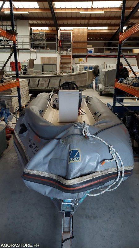 ZODIAC 470 - MOTEUR YAMAHA 40 chevaux - 1993 - Drugi strojevi: slika  ZODIAC 470 - MOTEUR YAMAHA 40 chevaux - 1993 - Drugi strojevi ZODIAC 470 - MOTEUR YAMAHA 40 chevaux - 1993 - Drugi strojevi: slika  ZODIAC 470 - MOTEUR YAMAHA 40 chevaux - 1993 - Drugi strojevi