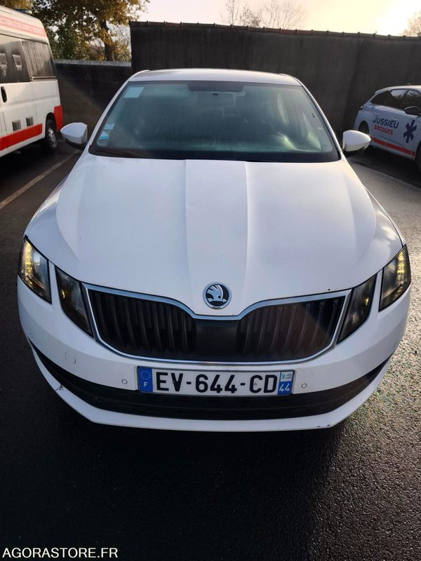 EV-644-CD - Non Roulant - SKODA OCTAVIA - VP - 339 260 Kms - Automobil: slika EV-644-CD - Non Roulant - SKODA OCTAVIA - VP - 339 260 Kms - Automobil EV-644-CD - Non Roulant - SKODA OCTAVIA - VP - 339 260 Kms - Automobil: slika EV-644-CD - Non Roulant - SKODA OCTAVIA - VP - 339 260 Kms - Automobil