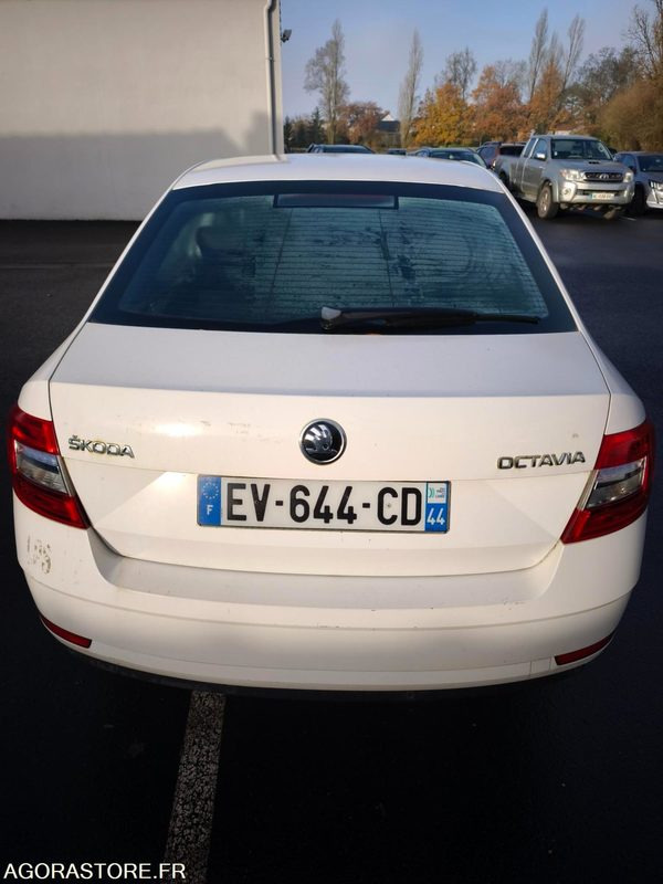 EV-644-CD - Non Roulant - SKODA OCTAVIA - VP - 339 260 Kms - Automobil: slika EV-644-CD - Non Roulant - SKODA OCTAVIA - VP - 339 260 Kms - Automobil EV-644-CD - Non Roulant - SKODA OCTAVIA - VP - 339 260 Kms - Automobil: slika EV-644-CD - Non Roulant - SKODA OCTAVIA - VP - 339 260 Kms - Automobil