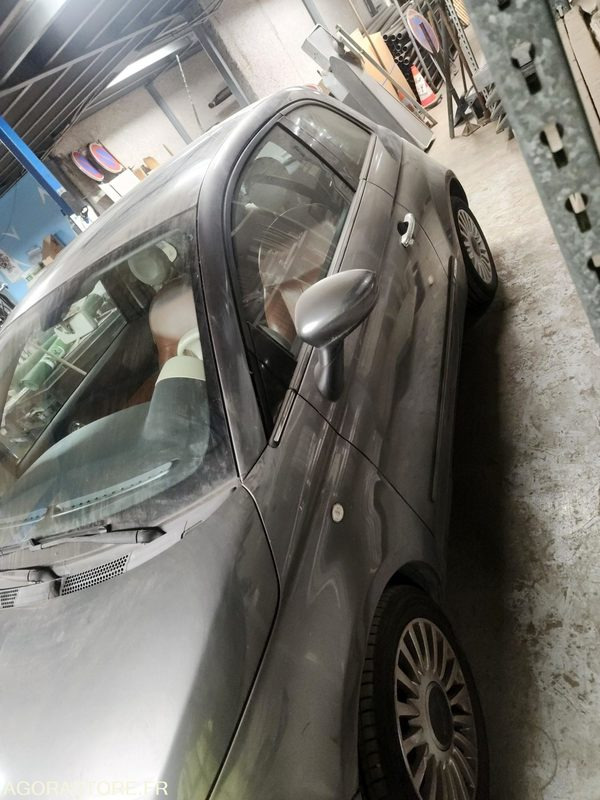 FIAT 500 - Automobil: slika FIAT 500 - Automobil FIAT 500 - Automobil: slika FIAT 500 - Automobil