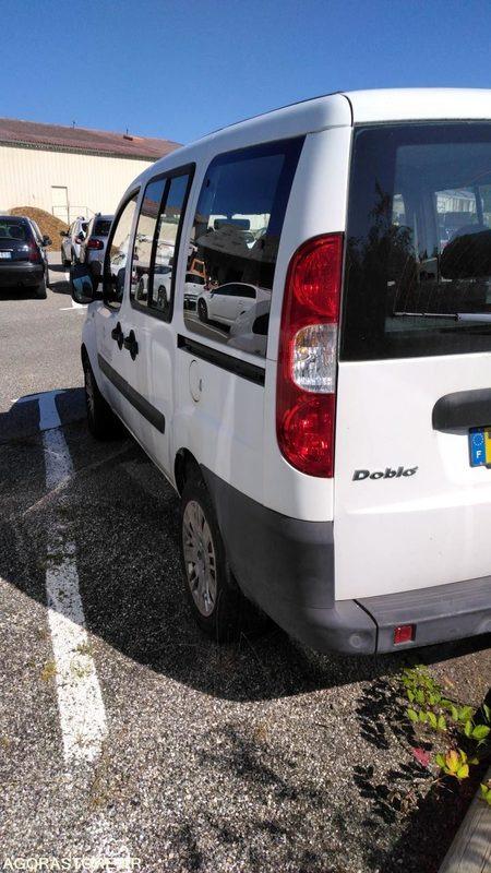 FIAT DOBLO 5 PLACES 2007 - Automobil: slika FIAT DOBLO 5 PLACES 2007 - Automobil FIAT DOBLO 5 PLACES 2007 - Automobil: slika FIAT DOBLO 5 PLACES 2007 - Automobil