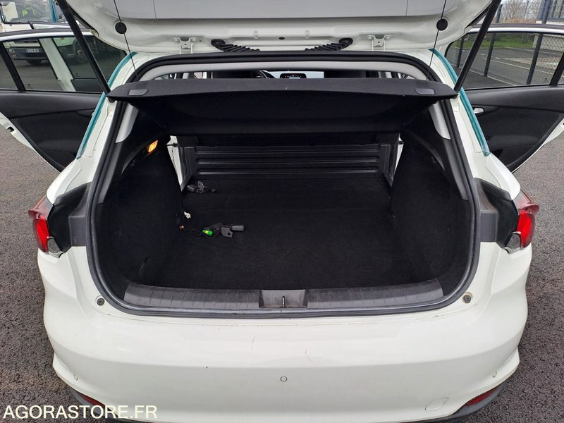 FIAT Tipo Année 2020 / 99639 Kms - Mali kombi: slika FIAT Tipo Année 2020 / 99639 Kms - Mali kombi FIAT Tipo Année 2020 / 99639 Kms - Mali kombi: slika FIAT Tipo Année 2020 / 99639 Kms - Mali kombi