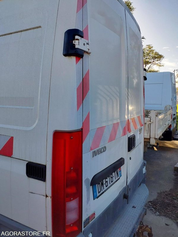 Fourgon IVECO DAILY - 2003 - 301454km - DM678TN - Furgon: slika Fourgon IVECO DAILY - 2003 - 301454km - DM678TN - Furgon Fourgon IVECO DAILY - 2003 - 301454km - DM678TN - Furgon: slika Fourgon IVECO DAILY - 2003 - 301454km - DM678TN - Furgon