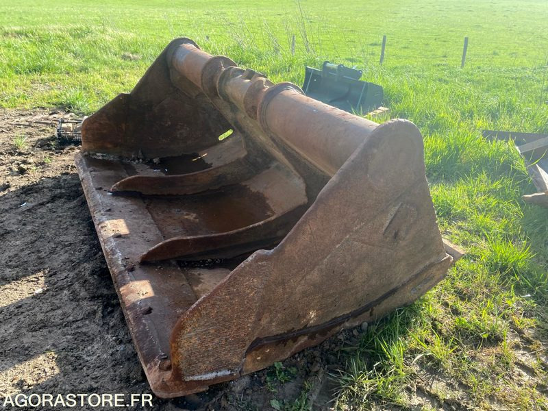 Godet curage 2200 mm MORIN M7 - Korpa za bager: slika Godet curage 2200 mm MORIN M7 - Korpa za bager Godet curage 2200 mm MORIN M7 - Korpa za bager: slika Godet curage 2200 mm MORIN M7 - Korpa za bager