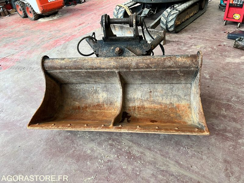 Godet de curage orientable tilt 2m THIERE pour pelle de 20T - Année 2011 - Građevinska oprema: slika Godet de curage orientable tilt 2m THIERE pour pelle de 20T - Année 2011 - Građevinska oprema Godet de curage orientable tilt 2m THIERE pour pelle de 20T - Année 2011 - Građevinska oprema: slika Godet de curage orientable tilt 2m THIERE pour pelle de 20T - Année 2011 - Građevinska oprema