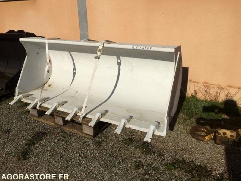 Godet neuf de chargeuse 2000mm New Holland W50, W60, W70, W80 - Utovarna korpa: slika Godet neuf de chargeuse 2000mm New Holland W50, W60, W70, W80 - Utovarna korpa Godet neuf de chargeuse 2000mm New Holland W50, W60, W70, W80 - Utovarna korpa: slika Godet neuf de chargeuse 2000mm New Holland W50, W60, W70, W80 - Utovarna korpa