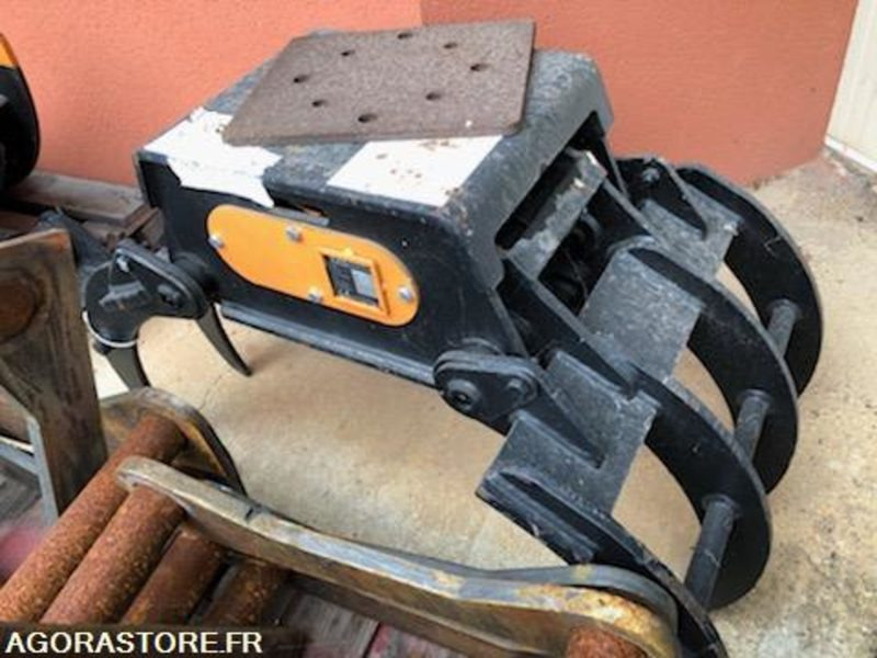 Grappin NEUF fixe sans rotation pour pelle 3 à 6 T - Građevinska oprema: slika Grappin NEUF fixe sans rotation pour pelle 3 à 6 T - Građevinska oprema Grappin NEUF fixe sans rotation pour pelle 3 à 6 T - Građevinska oprema: slika Grappin NEUF fixe sans rotation pour pelle 3 à 6 T - Građevinska oprema