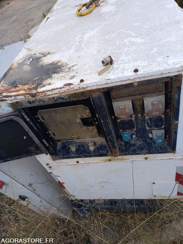 Groupe électrogène SDMO 60 kVA - Generatorski set: slika Groupe électrogène SDMO 60 kVA - Generatorski set Groupe électrogène SDMO 60 kVA - Generatorski set: slika Groupe électrogène SDMO 60 kVA - Generatorski set