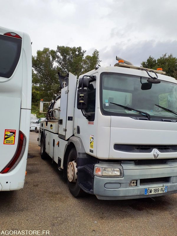 HYDROCUREUR 19T RIVARD - 2004 / 262 122 KM - Vakum kamion: slika HYDROCUREUR 19T RIVARD - 2004 / 262 122 KM - Vakum kamion HYDROCUREUR 19T RIVARD - 2004 / 262 122 KM - Vakum kamion: slika HYDROCUREUR 19T RIVARD - 2004 / 262 122 KM - Vakum kamion