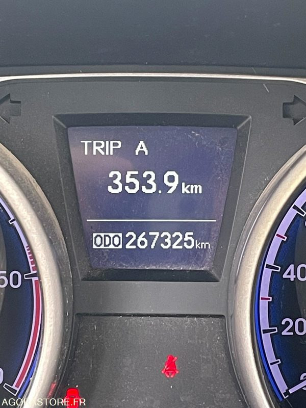 HYUNDAI - IX35 - 267.325KMS - 2012 - SUV: slika HYUNDAI - IX35 - 267.325KMS - 2012 - SUV HYUNDAI - IX35 - 267.325KMS - 2012 - SUV: slika HYUNDAI - IX35 - 267.325KMS - 2012 - SUV