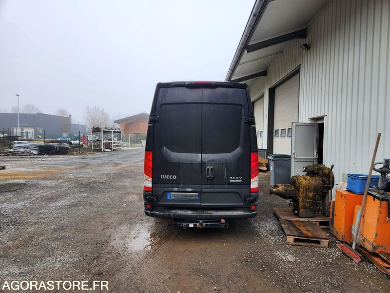IVECO DAILY 35C21- 2017 / 170000 KM - Furgon: slika IVECO DAILY 35C21- 2017 / 170000 KM - Furgon IVECO DAILY 35C21- 2017 / 170000 KM - Furgon: slika IVECO DAILY 35C21- 2017 / 170000 KM - Furgon