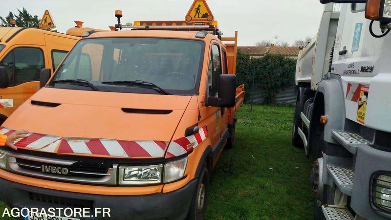 Iveco 35S12 - 2006 - 317864kms - 598BRV31 - Mali kamion kiper: slika Iveco 35S12 - 2006 - 317864kms - 598BRV31 - Mali kamion kiper Iveco 35S12 - 2006 - 317864kms - 598BRV31 - Mali kamion kiper: slika Iveco 35S12 - 2006 - 317864kms - 598BRV31 - Mali kamion kiper