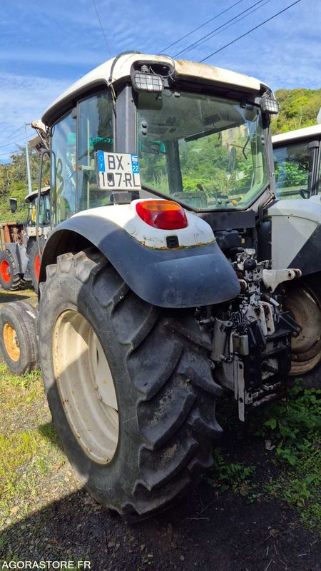 JHON DEERE M6220 - 2004 - Traktor: slika JHON DEERE M6220 - 2004 - Traktor JHON DEERE M6220 - 2004 - Traktor: slika JHON DEERE M6220 - 2004 - Traktor