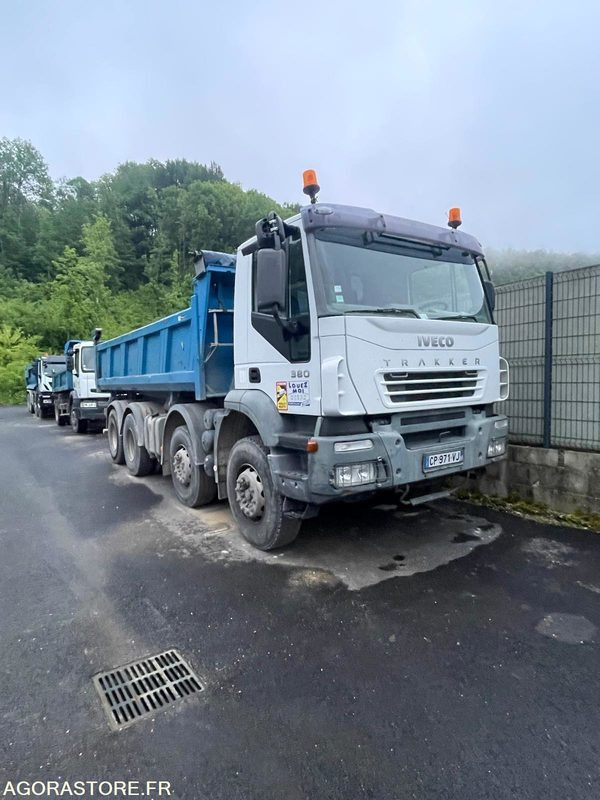 CAMION 8X4 BI-BENNE IVECO TRAKKER 220 500 KM 2006 - Kamion: slika CAMION 8X4 BI-BENNE IVECO TRAKKER 220 500 KM 2006 - Kamion CAMION 8X4 BI-BENNE IVECO TRAKKER 220 500 KM 2006 - Kamion: slika CAMION 8X4 BI-BENNE IVECO TRAKKER 220 500 KM 2006 - Kamion