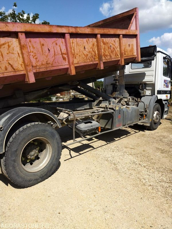 Kamion CAMION MERCEDES AMPLIROLL - 2002 - 766 000km: slika Kamion CAMION MERCEDES AMPLIROLL - 2002 - 766 000km