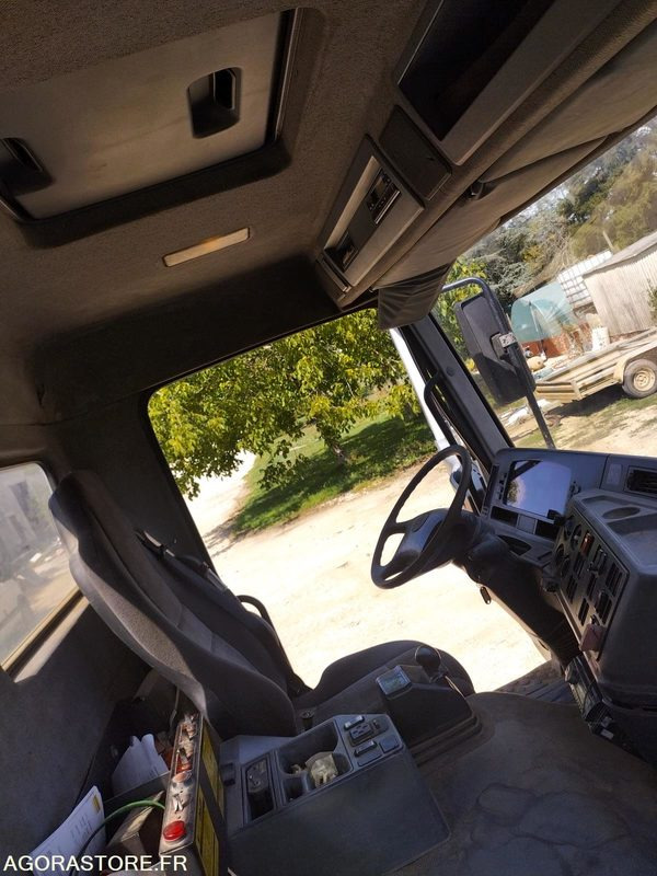 Kamion CAMION MERCEDES AMPLIROLL - 2002 - 766 000km: slika Kamion CAMION MERCEDES AMPLIROLL - 2002 - 766 000km