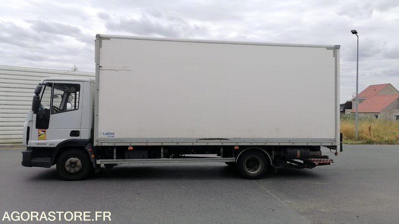 IVECO EUROCARGO - 100E18 - 2013 - 121 009 KM - Kamion: slika IVECO EUROCARGO - 100E18 - 2013 - 121 009 KM - Kamion IVECO EUROCARGO - 100E18 - 2013 - 121 009 KM - Kamion: slika IVECO EUROCARGO - 100E18 - 2013 - 121 009 KM - Kamion