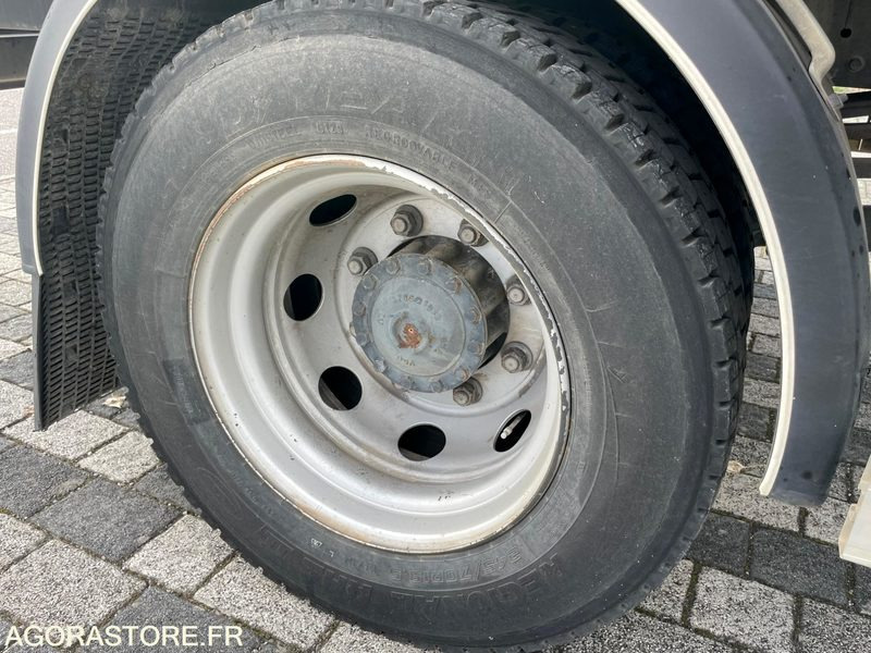 Kamion IVECO EUROCARGO PLATEAU - 2015 - 295 000KM: slika Kamion IVECO EUROCARGO PLATEAU - 2015 - 295 000KM Kamion IVECO EUROCARGO PLATEAU - 2015 - 295 000KM: slika Kamion IVECO EUROCARGO PLATEAU - 2015 - 295 000KM