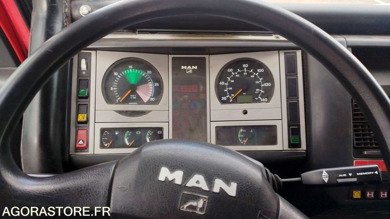 MAN LE220B - 2002 - Kamion: slika MAN LE220B - 2002 - Kamion MAN LE220B - 2002 - Kamion: slika MAN LE220B - 2002 - Kamion