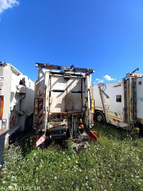 RENAULT 26T/BOM - BK018YB - 2011 / 224 865 KM - Kamion: slika RENAULT 26T/BOM - BK018YB - 2011 / 224 865 KM - Kamion RENAULT 26T/BOM - BK018YB - 2011 / 224 865 KM - Kamion: slika RENAULT 26T/BOM - BK018YB - 2011 / 224 865 KM - Kamion