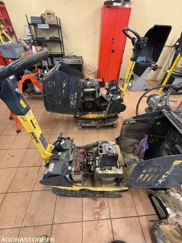 Vibro ploča LOT DE 2 PLAQUES BOMAG BPR 60/65D/E ET BPR45/55D 2019 ET 2022: slika Vibro ploča LOT DE 2 PLAQUES BOMAG BPR 60/65D/E ET BPR45/55D 2019 ET 2022 Vibro ploča LOT DE 2 PLAQUES BOMAG BPR 60/65D/E ET BPR45/55D 2019 ET 2022: slika Vibro ploča LOT DE 2 PLAQUES BOMAG BPR 60/65D/E ET BPR45/55D 2019 ET 2022