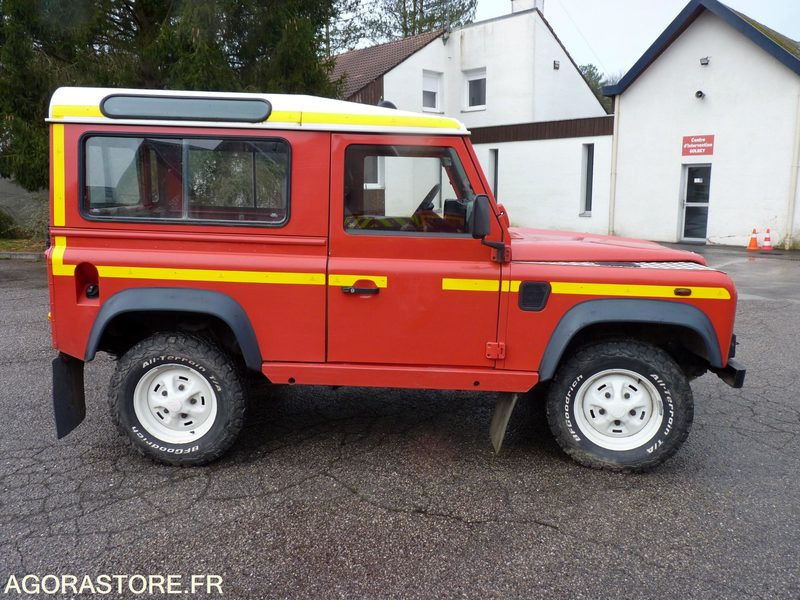 Land Rover Defender Court - 61814kms - 2001 - SUV: slika Land Rover Defender Court - 61814kms - 2001 - SUV Land Rover Defender Court - 61814kms - 2001 - SUV: slika Land Rover Defender Court - 61814kms - 2001 - SUV
