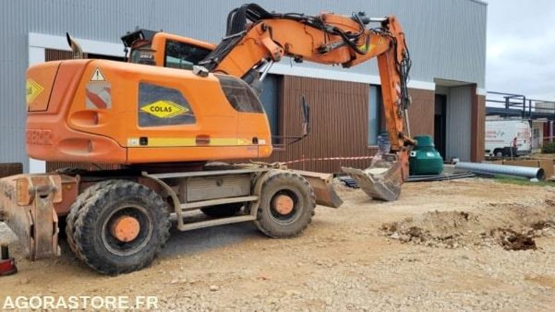 Liebherr A918 COMPACT - 2014 / 15000 HEURES - Bager: slika Liebherr A918 COMPACT - 2014 / 15000 HEURES - Bager Liebherr A918 COMPACT - 2014 / 15000 HEURES - Bager: slika Liebherr A918 COMPACT - 2014 / 15000 HEURES - Bager