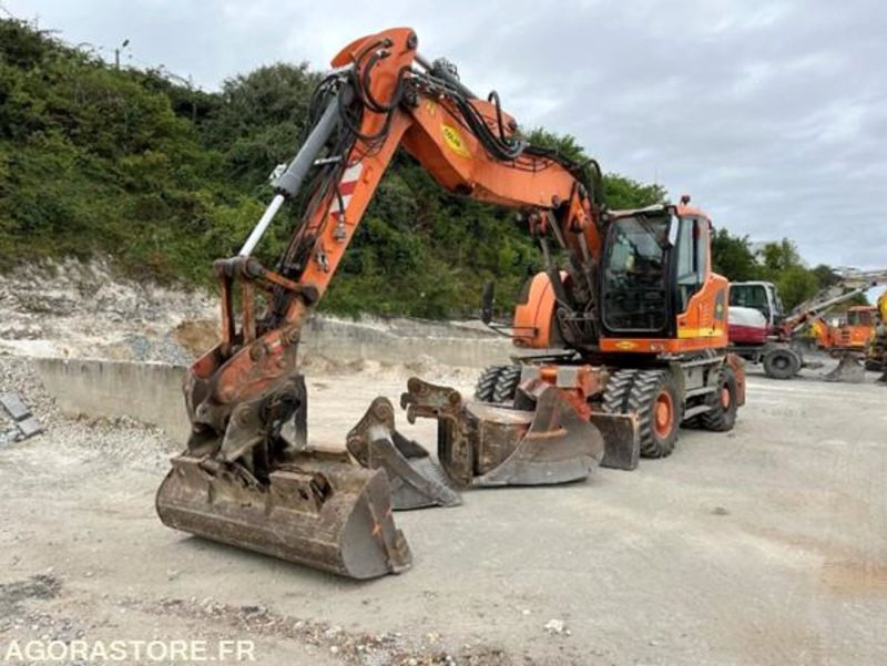 Liebherr A918 COMPACT - 2014 / 15000 HEURES - Bager: slika Liebherr A918 COMPACT - 2014 / 15000 HEURES - Bager Liebherr A918 COMPACT - 2014 / 15000 HEURES - Bager: slika Liebherr A918 COMPACT - 2014 / 15000 HEURES - Bager