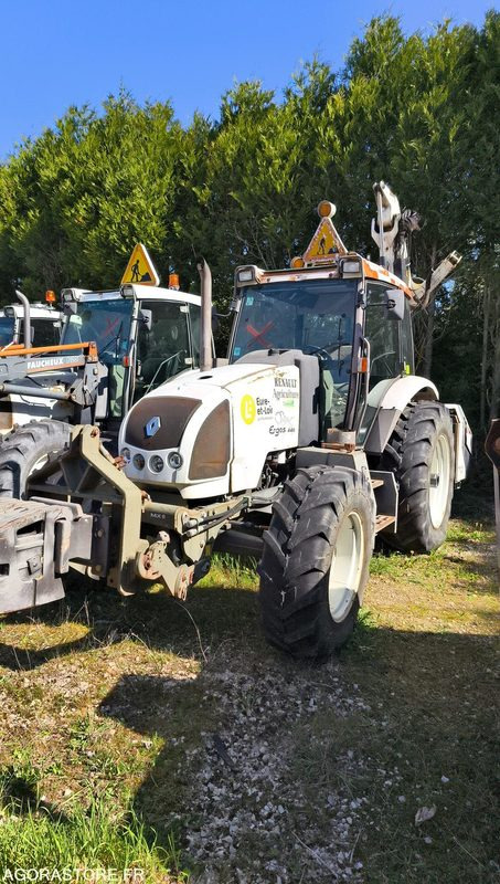 Lot Renault - Tracteur ergos 446 Roto 209 - 2009 et FAUCHEUSE NOREMAT VISIOBRA - Traktor: slika Lot Renault - Tracteur ergos 446 Roto 209 - 2009 et FAUCHEUSE NOREMAT VISIOBRA - Traktor Lot Renault - Tracteur ergos 446 Roto 209 - 2009 et FAUCHEUSE NOREMAT VISIOBRA - Traktor: slika Lot Renault - Tracteur ergos 446 Roto 209 - 2009 et FAUCHEUSE NOREMAT VISIOBRA - Traktor