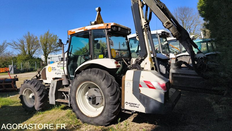 Lot Renault - Tracteur ergos 446 Roto 209 - 2009 et FAUCHEUSE NOREMAT VISIOBRA - Traktor: slika Lot Renault - Tracteur ergos 446 Roto 209 - 2009 et FAUCHEUSE NOREMAT VISIOBRA - Traktor Lot Renault - Tracteur ergos 446 Roto 209 - 2009 et FAUCHEUSE NOREMAT VISIOBRA - Traktor: slika Lot Renault - Tracteur ergos 446 Roto 209 - 2009 et FAUCHEUSE NOREMAT VISIOBRA - Traktor