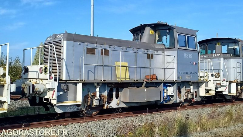 Lot de 5 Locotracteurs Y8000 RVI2 / Moyse, Fauvet Girel - Građevinska oprema: slika Lot de 5 Locotracteurs Y8000 RVI2 / Moyse, Fauvet Girel - Građevinska oprema Lot de 5 Locotracteurs Y8000 RVI2 / Moyse, Fauvet Girel - Građevinska oprema: slika Lot de 5 Locotracteurs Y8000 RVI2 / Moyse, Fauvet Girel - Građevinska oprema