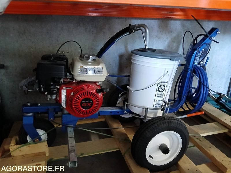 MACHINE A PEINDRE LE SOL - Alat/ Oprema: slika MACHINE A PEINDRE LE SOL - Alat/ Oprema MACHINE A PEINDRE LE SOL - Alat/ Oprema: slika MACHINE A PEINDRE LE SOL - Alat/ Oprema
