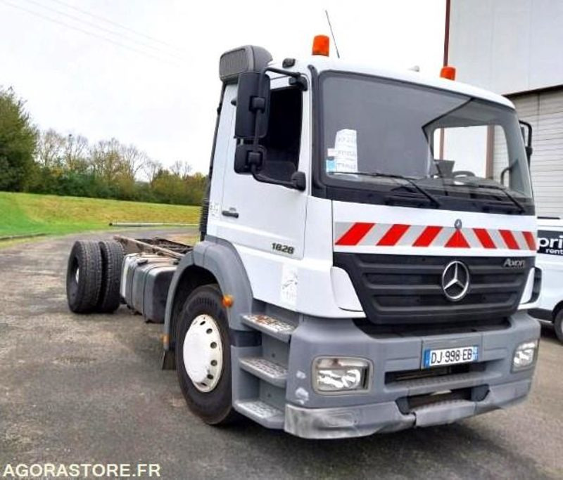MERCEDES AXOR 1828N - 2002 / 578 610 KM - Kamion-šasija: slika MERCEDES AXOR 1828N - 2002 / 578 610 KM - Kamion-šasija MERCEDES AXOR 1828N - 2002 / 578 610 KM - Kamion-šasija: slika MERCEDES AXOR 1828N - 2002 / 578 610 KM - Kamion-šasija