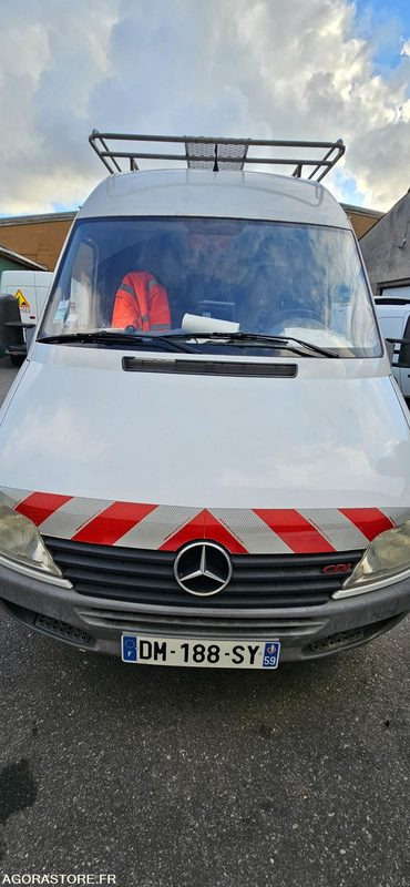 MERCEDES SPRINT 208 DM188SY - Furgon: slika MERCEDES SPRINT 208 DM188SY - Furgon MERCEDES SPRINT 208 DM188SY - Furgon: slika MERCEDES SPRINT 208 DM188SY - Furgon
