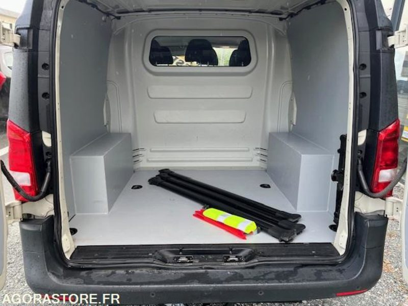 Furgon MERCEDES VITO MIXTO 119 CDI LONG 4X4 7G-TRONIC 6 PLACES: slika Furgon MERCEDES VITO MIXTO 119 CDI LONG 4X4 7G-TRONIC 6 PLACES