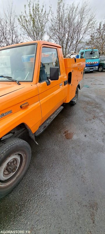 SUV MINI COMBINE RIVARD/TOYOTA 2002 DW724WF (VENTE UNIQUEMENT EXPORT): slika SUV MINI COMBINE RIVARD/TOYOTA 2002 DW724WF (VENTE UNIQUEMENT EXPORT)