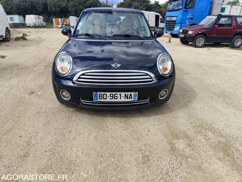 MINI COOPER 1.6 120CV - 2006 - 170500KMS - Automobil: slika MINI COOPER 1.6 120CV - 2006 - 170500KMS - Automobil MINI COOPER 1.6 120CV - 2006 - 170500KMS - Automobil: slika MINI COOPER 1.6 120CV - 2006 - 170500KMS - Automobil