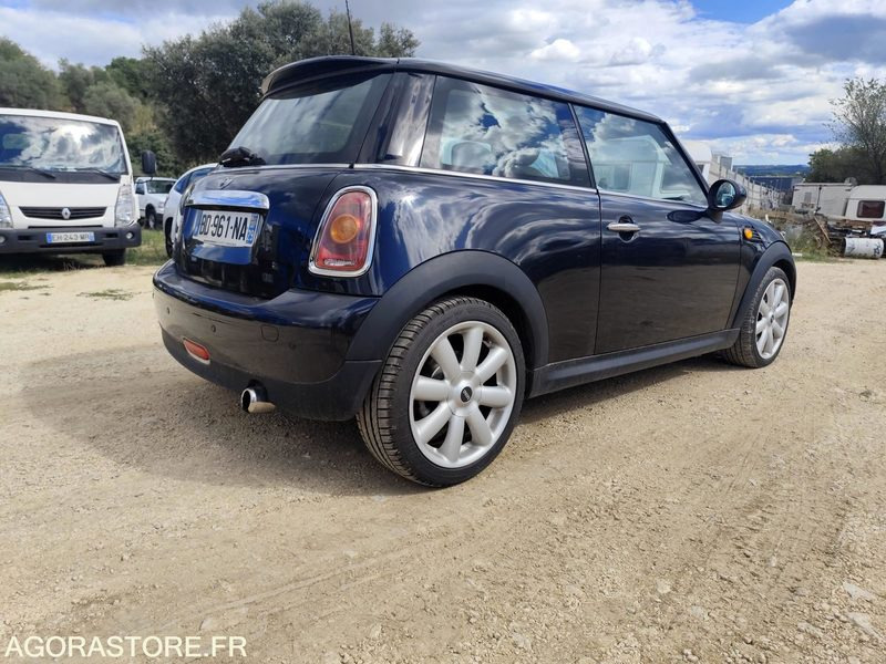 MINI COOPER 1.6 120CV - 2006 - 170500KMS - Automobil: slika MINI COOPER 1.6 120CV - 2006 - 170500KMS - Automobil MINI COOPER 1.6 120CV - 2006 - 170500KMS - Automobil: slika MINI COOPER 1.6 120CV - 2006 - 170500KMS - Automobil