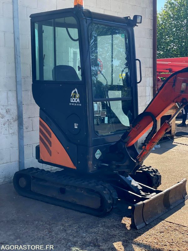 MINI-PELLE SUR CHENILLE CAOUTCHOUC HITACHI ZX17U-2 15CV 1.9T AVEC 3 GODETS - Bager: slika MINI-PELLE SUR CHENILLE CAOUTCHOUC HITACHI ZX17U-2 15CV 1.9T AVEC 3 GODETS - Bager MINI-PELLE SUR CHENILLE CAOUTCHOUC HITACHI ZX17U-2 15CV 1.9T AVEC 3 GODETS - Bager: slika MINI-PELLE SUR CHENILLE CAOUTCHOUC HITACHI ZX17U-2 15CV 1.9T AVEC 3 GODETS - Bager