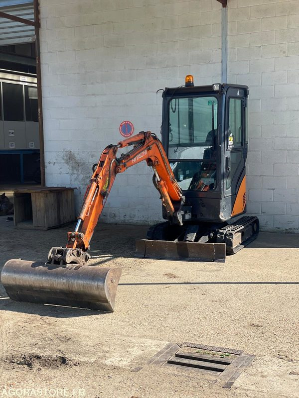 MINI-PELLE SUR CHENILLE CAOUTCHOUC HITACHI ZX17U-2 15CV 1.9T AVEC 3 GODETS - Bager: slika MINI-PELLE SUR CHENILLE CAOUTCHOUC HITACHI ZX17U-2 15CV 1.9T AVEC 3 GODETS - Bager MINI-PELLE SUR CHENILLE CAOUTCHOUC HITACHI ZX17U-2 15CV 1.9T AVEC 3 GODETS - Bager: slika MINI-PELLE SUR CHENILLE CAOUTCHOUC HITACHI ZX17U-2 15CV 1.9T AVEC 3 GODETS - Bager