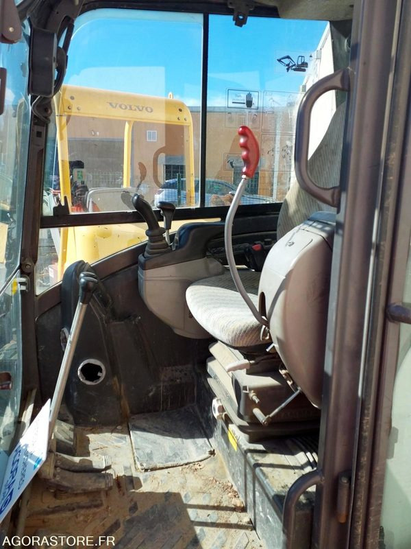 MINI PELLE VOLVO EC27C - Bager: slika  MINI PELLE VOLVO EC27C - Bager MINI PELLE VOLVO EC27C - Bager: slika  MINI PELLE VOLVO EC27C - Bager