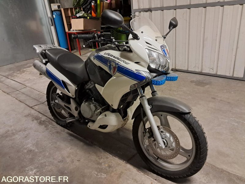 MOTO HONDA VARADERO 125 - Motocikl: slika MOTO HONDA VARADERO 125 - Motocikl MOTO HONDA VARADERO 125 - Motocikl: slika MOTO HONDA VARADERO 125 - Motocikl
