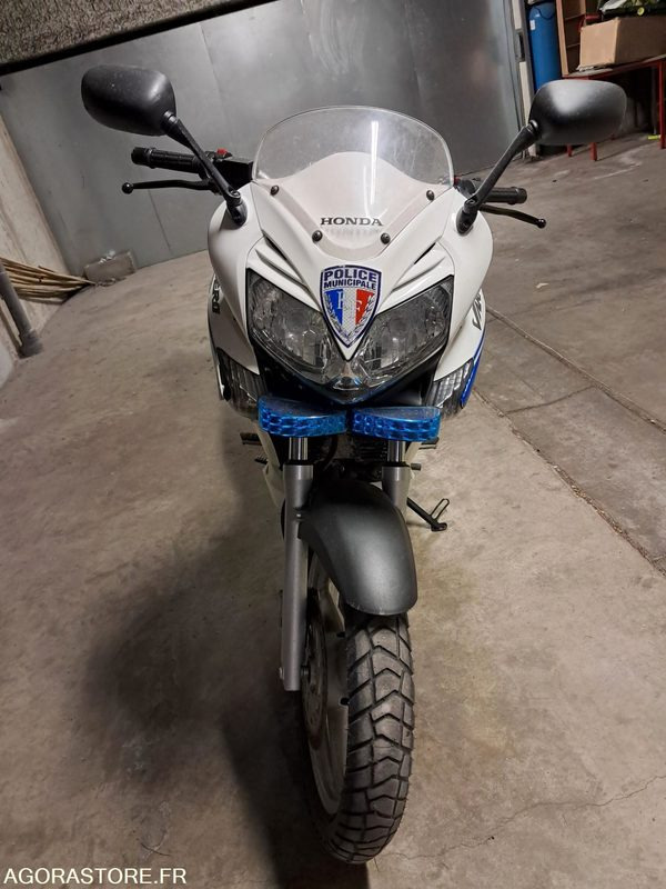 MOTO HONDA VARADERO 125 - POLICE MUNICIPALE - Motocikl: slika MOTO HONDA VARADERO 125 - POLICE MUNICIPALE - Motocikl MOTO HONDA VARADERO 125 - POLICE MUNICIPALE - Motocikl: slika MOTO HONDA VARADERO 125 - POLICE MUNICIPALE - Motocikl