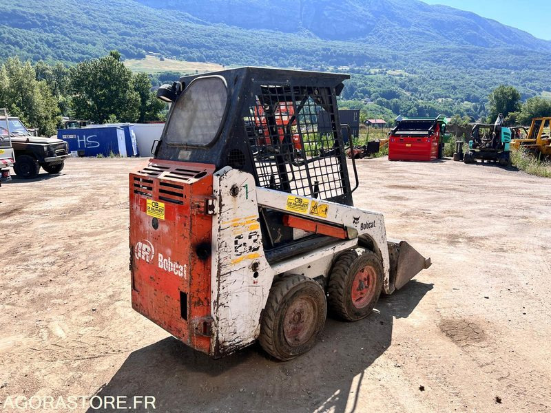 Mini-chargeuse Bobcat 463 - 2001 - 3055 heures - Utovarivač: slika Mini-chargeuse Bobcat 463 - 2001 - 3055 heures - Utovarivač Mini-chargeuse Bobcat 463 - 2001 - 3055 heures - Utovarivač: slika Mini-chargeuse Bobcat 463 - 2001 - 3055 heures - Utovarivač