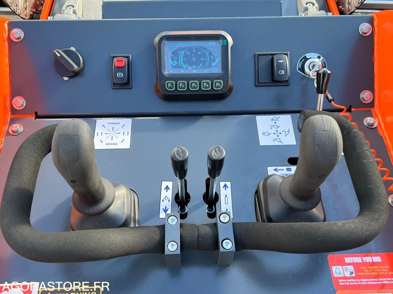 Mini chargeuse a chenilles 48cv - 2023 - Kompaktni utovarivač gusjeničar: slika Mini chargeuse a chenilles 48cv - 2023 - Kompaktni utovarivač gusjeničar Mini chargeuse a chenilles 48cv - 2023 - Kompaktni utovarivač gusjeničar: slika Mini chargeuse a chenilles 48cv - 2023 - Kompaktni utovarivač gusjeničar