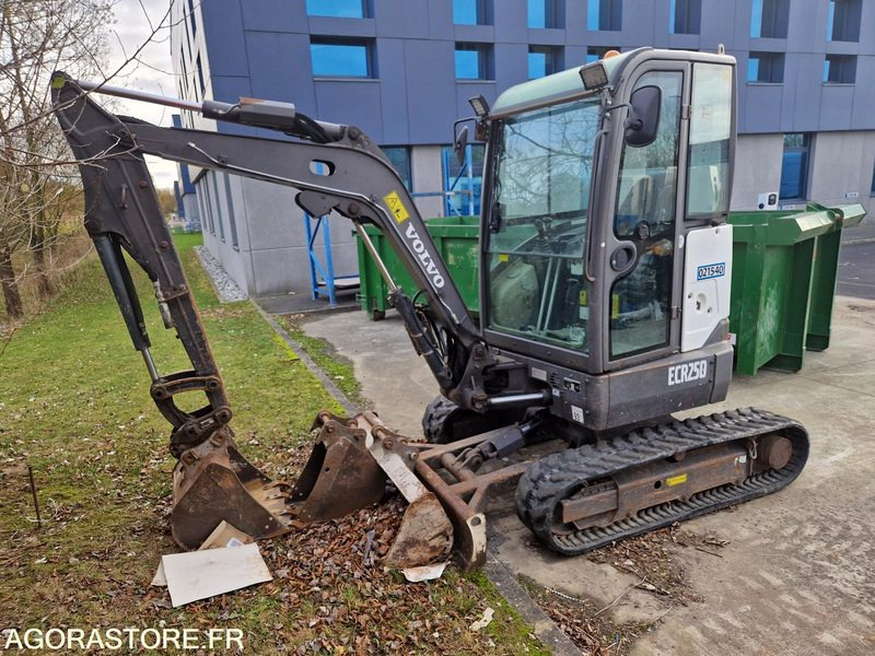 Mini pelle Volvo ECR25D - 2015 - 4538h - Bager: slika Mini pelle Volvo ECR25D - 2015 - 4538h - Bager Mini pelle Volvo ECR25D - 2015 - 4538h - Bager: slika Mini pelle Volvo ECR25D - 2015 - 4538h - Bager