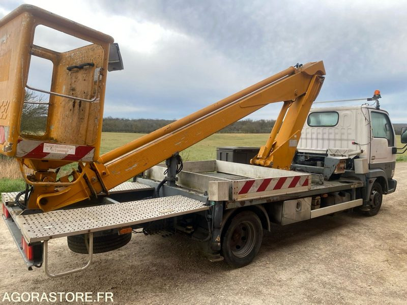 Nacelle Multitel 160 ALU DS monté sur Nissan Cabstar - Podizna platforma montirana na kamion: slika Nacelle Multitel 160 ALU DS monté sur Nissan Cabstar - Podizna platforma montirana na kamion Nacelle Multitel 160 ALU DS monté sur Nissan Cabstar - Podizna platforma montirana na kamion: slika Nacelle Multitel 160 ALU DS monté sur Nissan Cabstar - Podizna platforma montirana na kamion