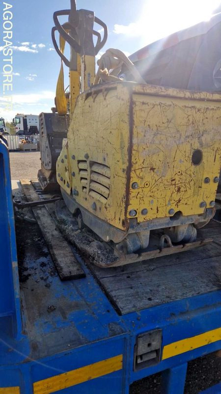 Plaque vibrante diesel - BOMAG 50/55 - Namjenska/ Posebna vozila: slika Plaque vibrante diesel - BOMAG 50/55 - Namjenska/ Posebna vozila Plaque vibrante diesel - BOMAG 50/55 - Namjenska/ Posebna vozila: slika Plaque vibrante diesel - BOMAG 50/55 - Namjenska/ Posebna vozila