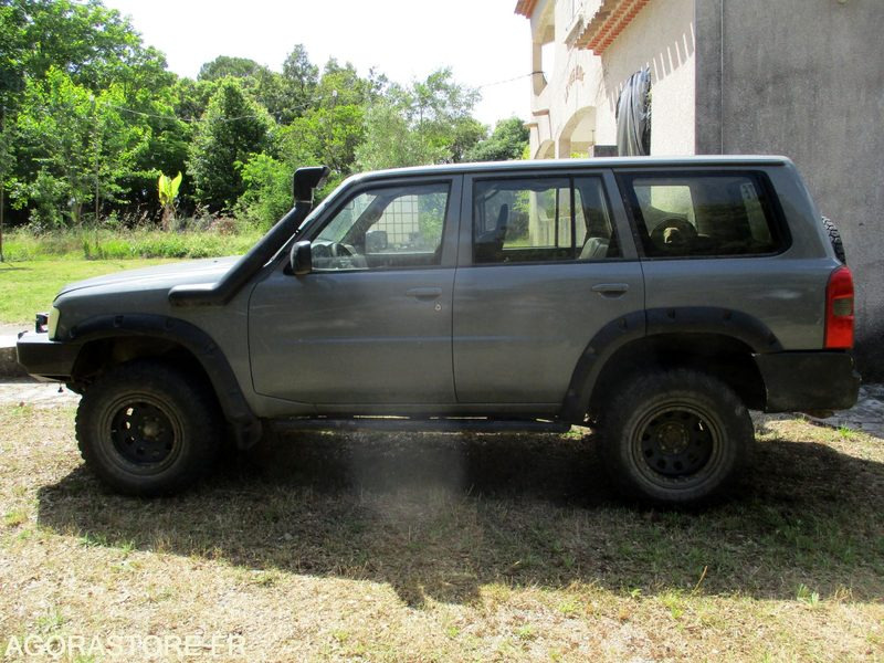 Nissan Patrol Y61 Station Wagon moteur 6 cylindres 4.2 Turbo Diesel 160cv BM5 - SUV: slika Nissan Patrol Y61 Station Wagon moteur 6 cylindres 4.2 Turbo Diesel 160cv BM5 - SUV Nissan Patrol Y61 Station Wagon moteur 6 cylindres 4.2 Turbo Diesel 160cv BM5 - SUV: slika Nissan Patrol Y61 Station Wagon moteur 6 cylindres 4.2 Turbo Diesel 160cv BM5 - SUV